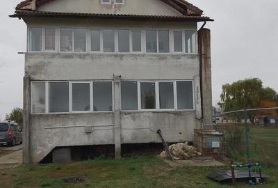 Casă cu 7 camere cu Teren 1000 Mp în Vânătorii Mici - 3