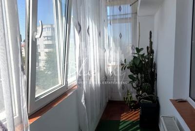 Apartament 4 camere situat in Zona Inel I - 10