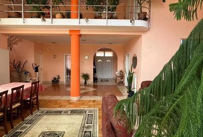 Casă cu 6 camere cu Teren 1200 Mp în Central - 9