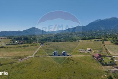 Teren de 2100 mp, în Central - 15