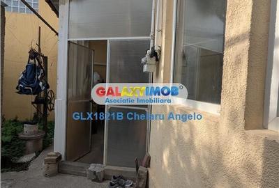 Casă cu 3 camere cu Garaj în Andronache