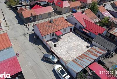 Casă cu 2 camere cu Teren 336 Mp în Petros - 10