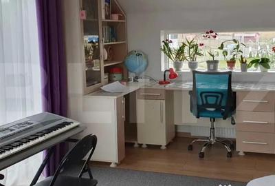 Casă cu 4 camere cu Teren 4472 Mp în Central - 6