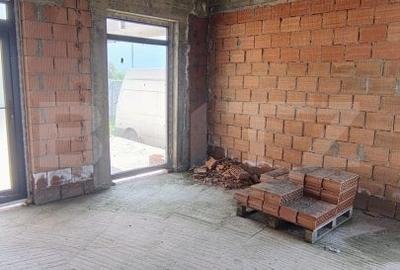 Duplex la rosu, parter - 2 unitati in Bod, langa Centrul Maria - 2