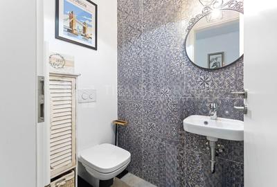 Apartament cu 3 camere decomandat, mobilat în Tractorul - 9