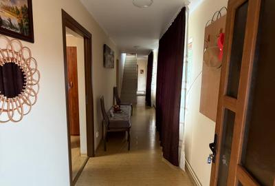 Casă individuală cu 5 camere cu Canalizare în Central - 9