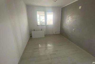 Vand apartament 2 camere, et4, bl N3. Pret 35000 - 4
