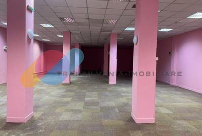 Spațiu comercial, de 100 mp, în Central