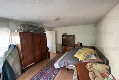 Casă cu 3 camere cu Teren 200 Mp în Central - 2