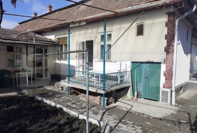 Casă cu 3 camere cu Teren 353 Mp în Central