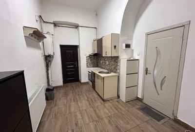 Garsonieră decomandată, mobilată în Central - 6