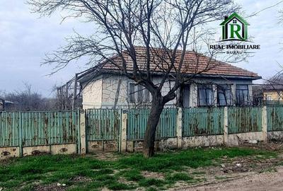 Casă cu 4 camere cu Teren 1700 Mp în Central