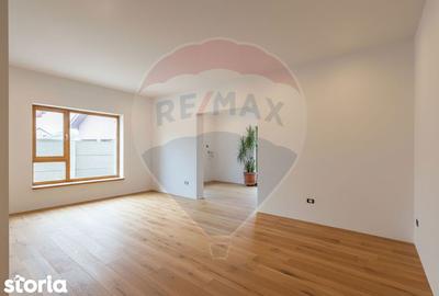 Casă cu 3 camere semidecomandat cu Teren 325 Mp în Sânmihaiu Român - 4
