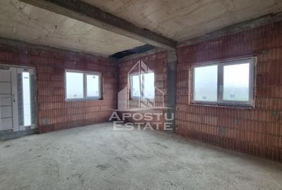 Casa la Rosu P+M, 2 fronturi stradale, teren generos, Giarmata - 1