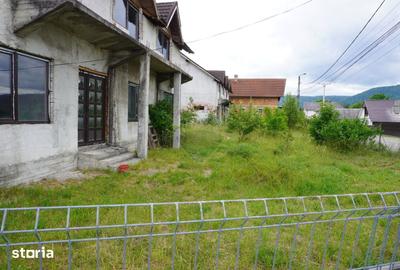 Teren de 1184 mp, în Central - 4