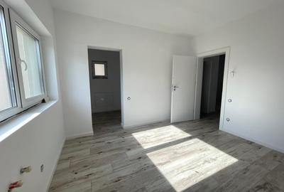 Duplex cu 4 camere cu Canalizare în Central - 5