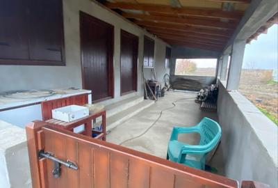 Casă cu 2 camere în Gostavățu - 5