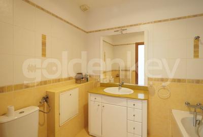 Apartament insorit cu 4 camere si terasa generoasa, 2 garaje - 15