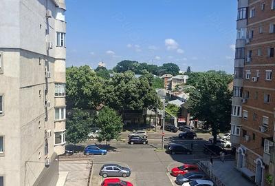 Apartament cu 2 camere decomandat în Piața Centrală - 7