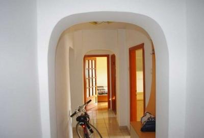 Apartament cu 3 camere decomandat în Văcăresti - 7
