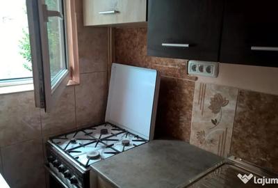 Garsonieră decomandată în UTA - 3