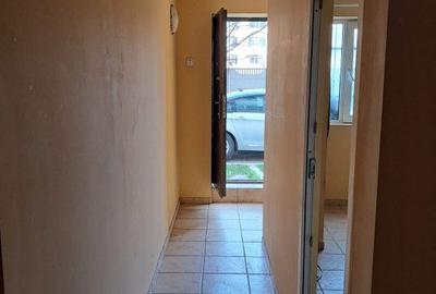 Spațiu comercial, de 52 mp, în Far - 9