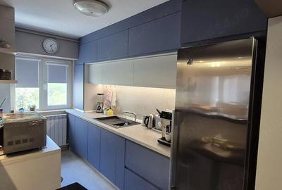 Apartament cu 4 camere decomandat în CET - 3
