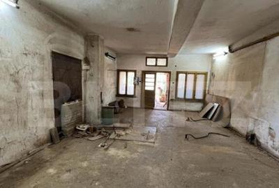 Casa Renovabila cu Teren Generos in Zona Garofi?elor - 1