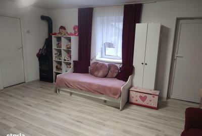 Casă cu 4 camere cu Canalizare în Central - 5