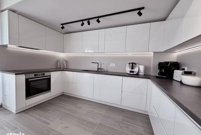 Apartament cu 3 camere, mobilat în Tractorul - 6