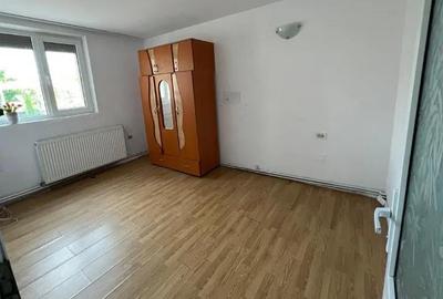 Casă cu 7 camere cu Teren 2189 Mp în Central - 9
