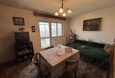 Apartament cu 3 camere decomandat în Micălaca - 1