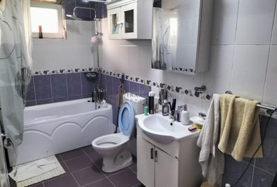 Casă individuală cu 4 camere cu Canalizare în Central - 11