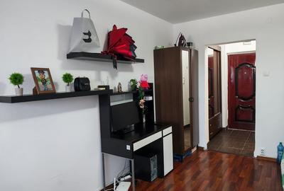 Dristor, Piata Ramnicu Sarat, Park Lake, stradal, metrou 3 minute - 7