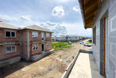 Duplex cu 4 camere cu Teren 250 Mp în Sânpetru - 7