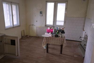 Casă cu 6 camere în Central - 2