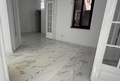 Casă individuală cu 8 camere cu Canalizare în P-ța Unirii - 7