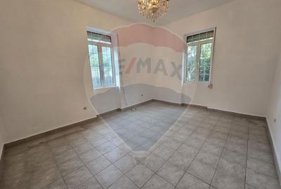 DE VANZARE Casa / Vila cu 11 camere de vanzare in zona Parcul Carol - 18