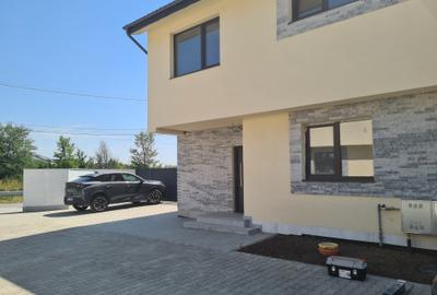 Casă individuală cu 4 camere cu Teren 250 Mp în Odăi - 2