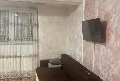 Garsonieră decomandată, mobilată în Domnești - 2