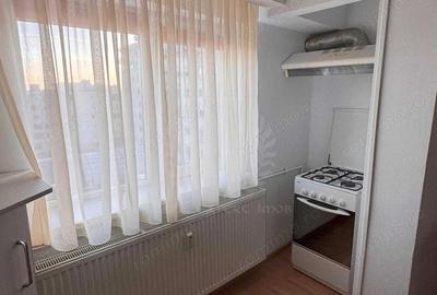 //3 CAMERE// ULTRACENTRAL//GALERIILE COMERCIALE// - 5