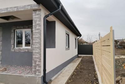 Casă de vânzare în Valu lui Traian - 3