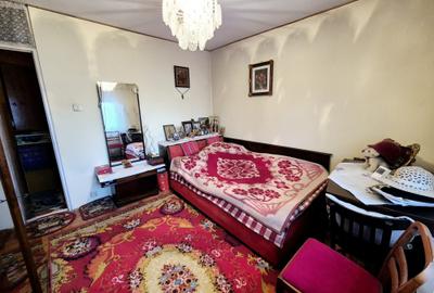 Casa de Cultura -  2 camere decomandate , etaj 1 - 13