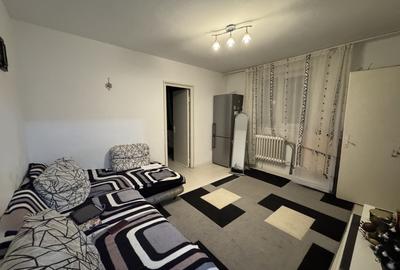 Apartament cu 3 camere semidecomandat, mobilat în Gheorgheni