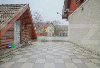 Casă cu 7 camere cu Canalizare în Central - 7