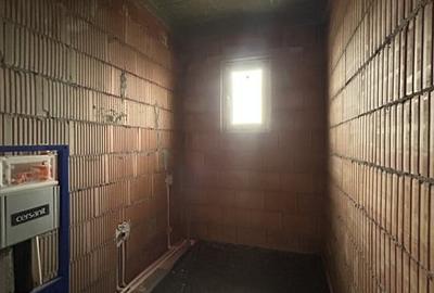 Casa individuala, 4 camere, 2 bai, 110 mp utili, 408mp teren in Utvin - 16