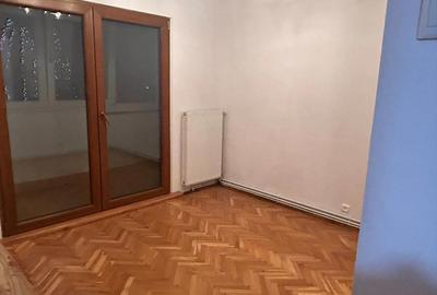 Apartament cu 3 camere decomandat în 1 Mai - 1