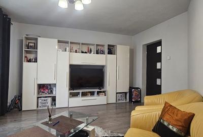 Vand apartament 3 camere,confort 1, decomandat,str.Siretului,mobilat si utilat - 2