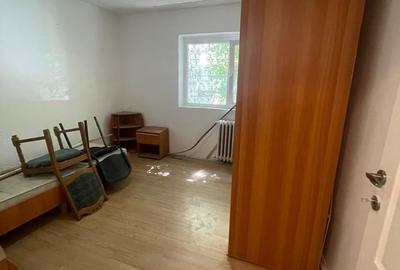 Apartament cu 2 camere decomandat în Gorjului - 13
