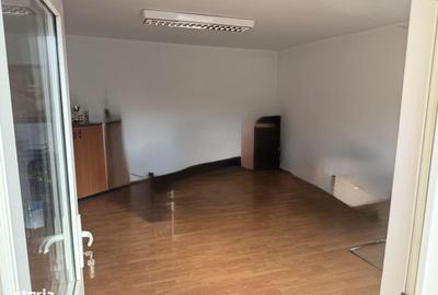 Casă cu 7 camere cu Teren 100 Mp în Eroii Revoluției - 4
